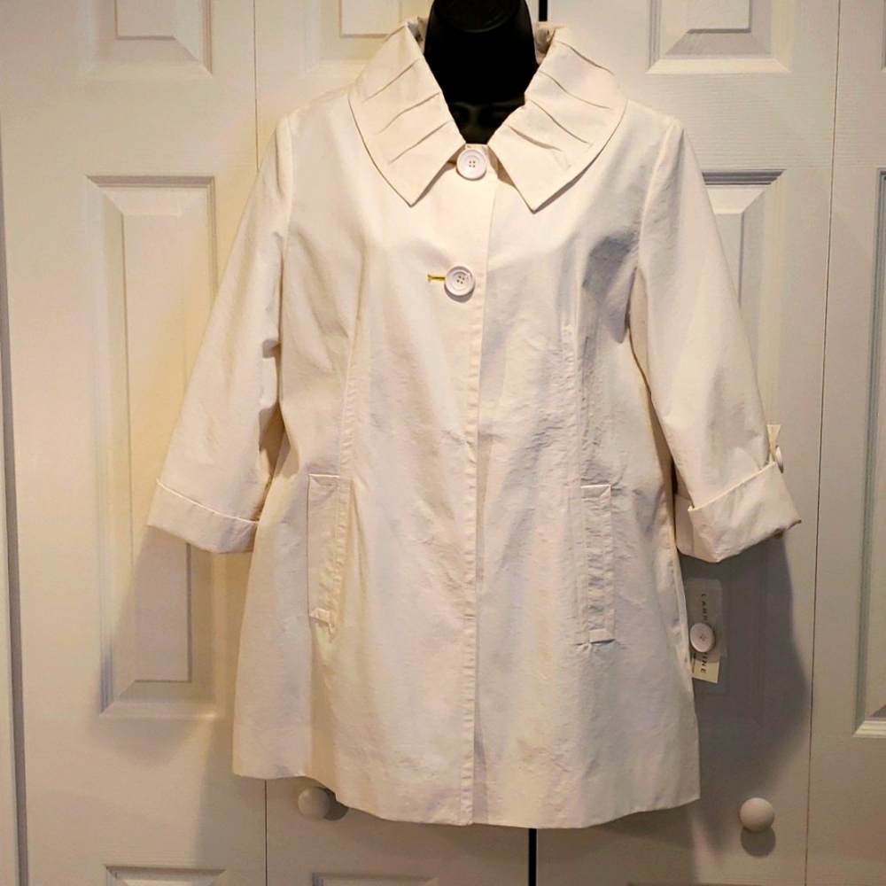 NWT - LARRY LEVINE - White Jacket, Size Small